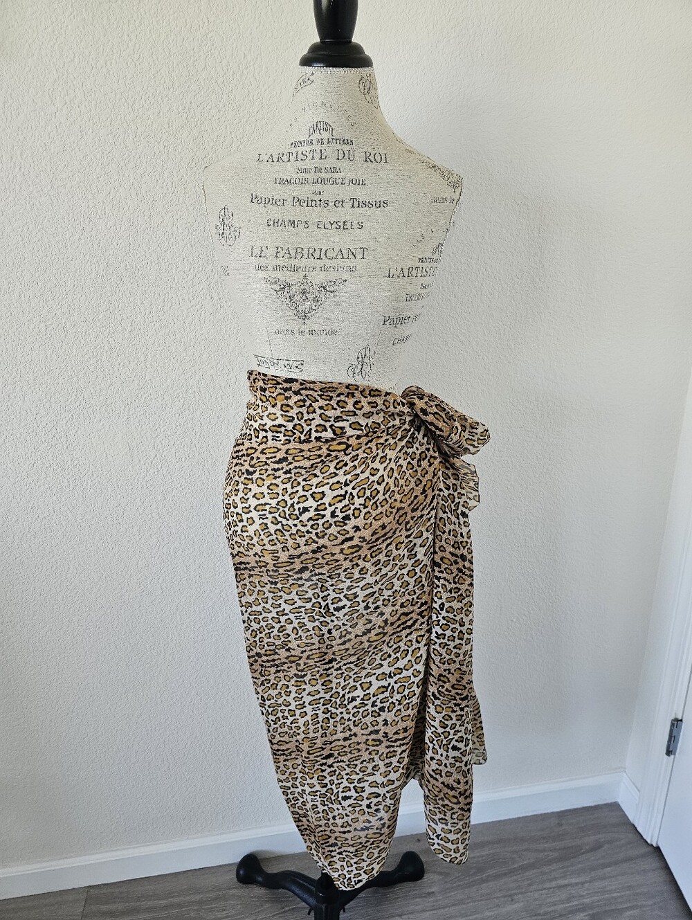 Bijoux Terner Leopard Print Sarong Swim Cover Up Sheer Rectangle Scarf 72x40"​